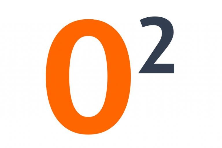Dikke, oranje, hoofdletter O met een zwart cijfer 2 ernaast, in superscript