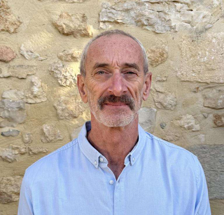 nice photo of a good looking male psychologist